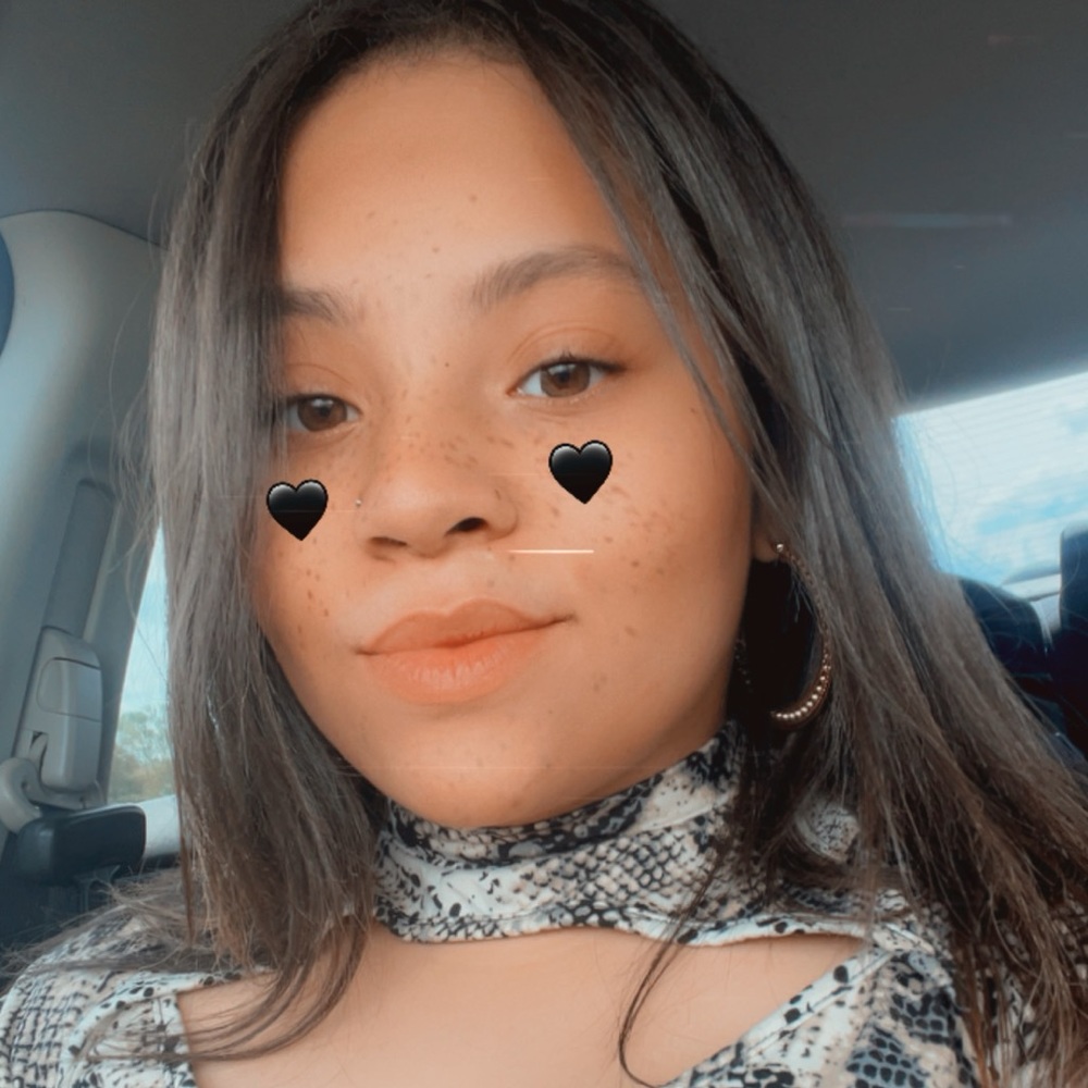 Meet your Posher, Adrianna